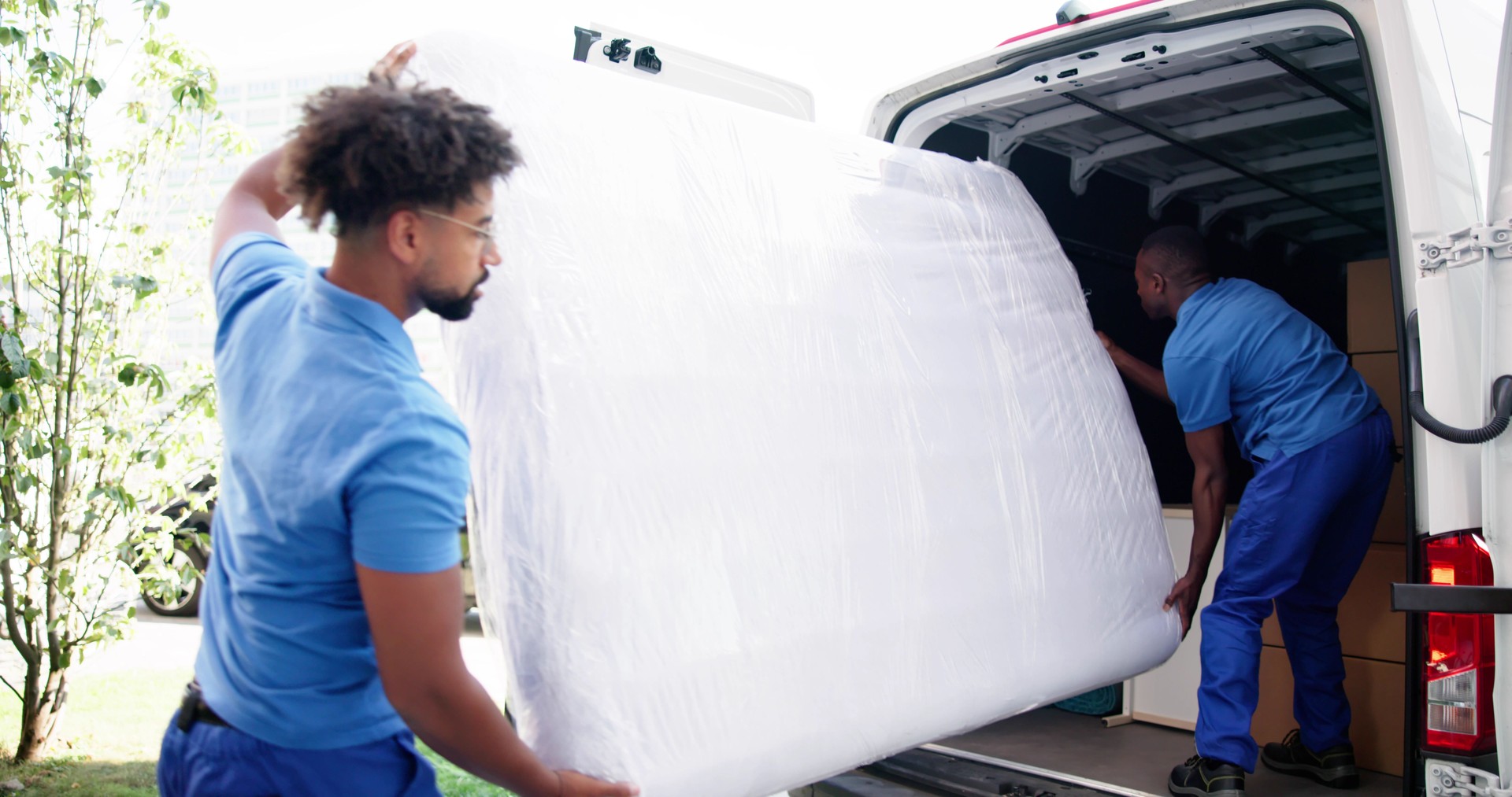 Mattress Move And Delivery Using Mover Truck